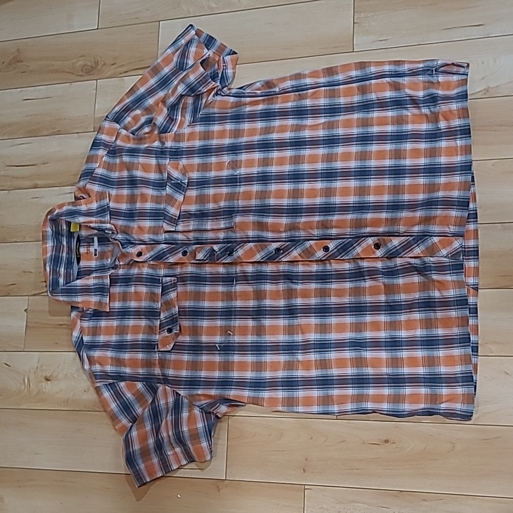 Cabela's men's XL short sleeved button up shirt